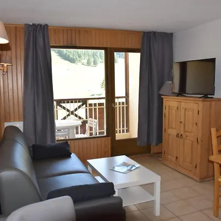 Ensoleille Avec Coin Montagne Et Balcon, Face Aux Pistes De - Fr-1-266-130 Apartment Montgenevre